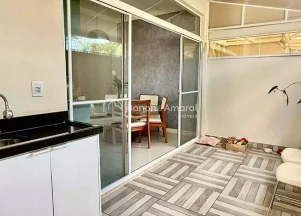 Imagem Linda casa com 3 quartos sendo todos suítes, em condominio completo com excelente localização. 
A...