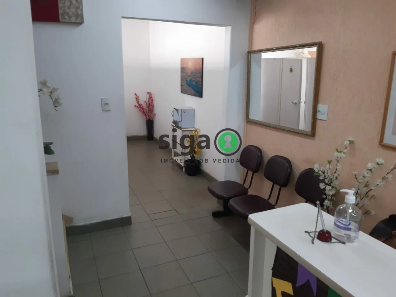 Imagem Casa Comercial para locação em Pinheiros, na Av Rebouças, com 280m²AU, com 3 salas, 8 vagas