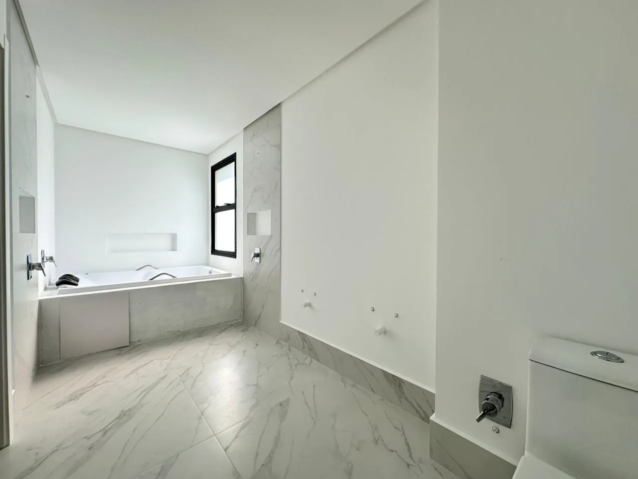 Imagem Apartamento à venda com 185m2 por R$ 3.300.000,00