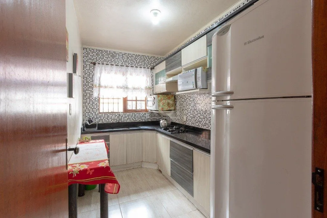 Imagem Casa para Venda - 161m², 3 dormitórios, 3 vagas - Nonoai
