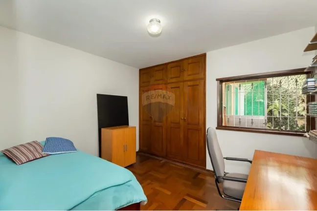 Imagem Casa Térrea bem localizada no jardim prudência com 3 Dormitórios sendo 1 Suíte, 3 Vagas Garagem.