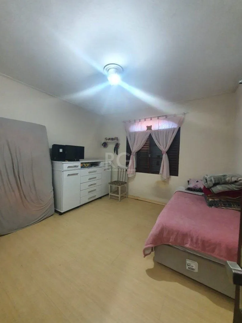 Imagem Casa para Venda - 226.9m², 5 dormitórios, sendo 2 suites, 5 vagas - Teresópolis