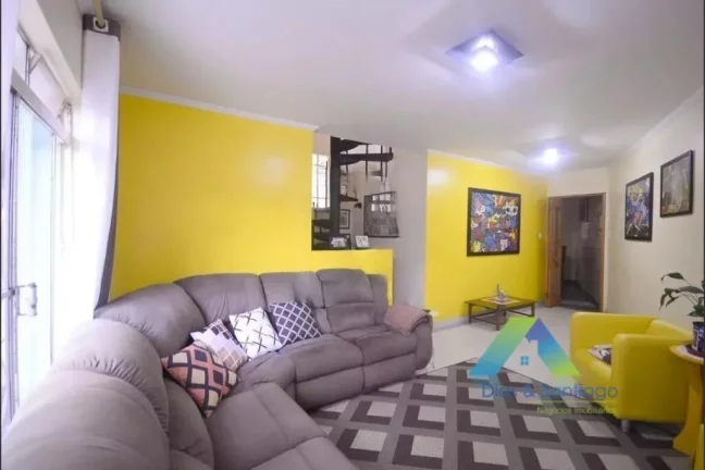 Foto do imóvel Sobrado com 3 dormitórios e 3 banheiros à venda por R$ 650.000,00 - Vila das Mercês