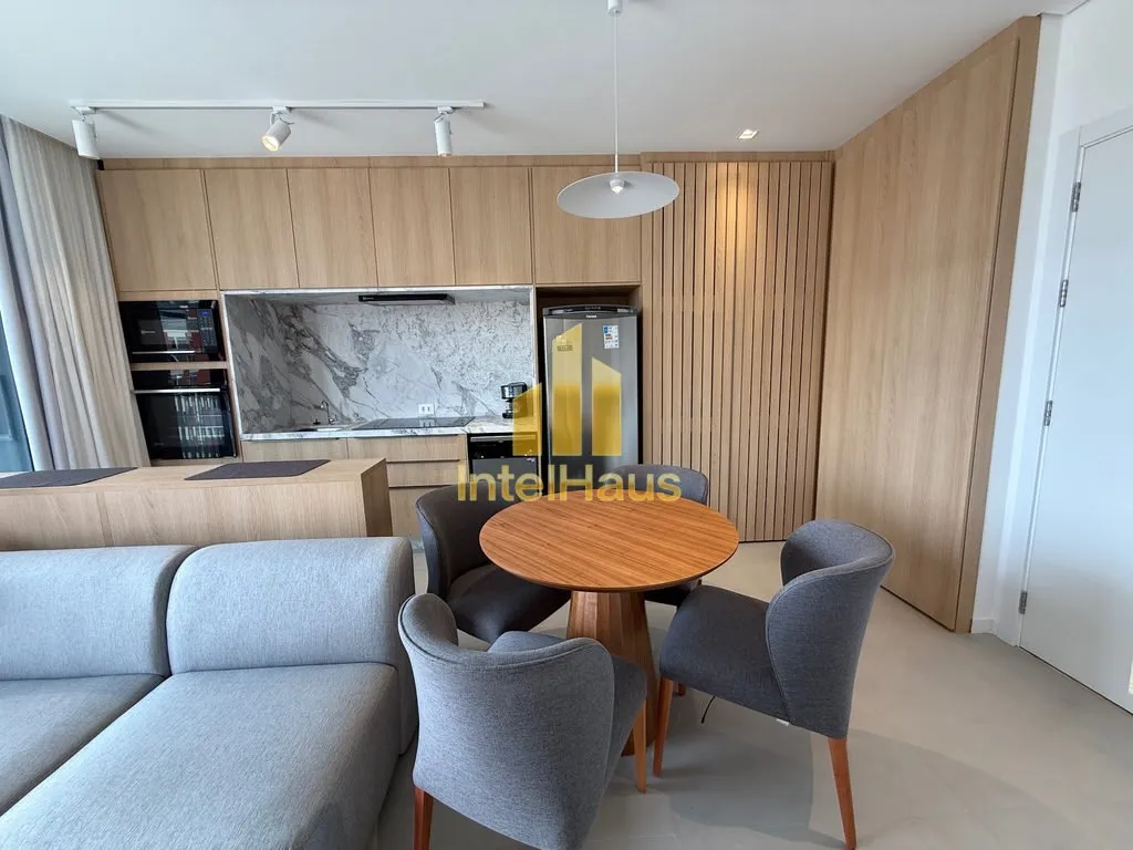 Imagem Apartamento à venda no Batel, em localização privilegiada na Avenida Vicente Machado, próximo a ...