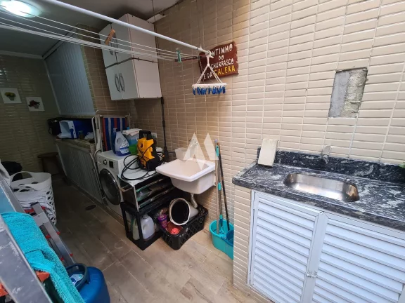 Imagem Casa Triplex no Marapé! Com 115m² e 3 quartos, sendo 1 suítes master com closet e 2 vagas!