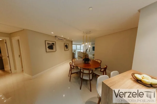 Imagem Apartamento Quadra Mar para Venda em Balneário Camboriú / SC no bairro Pioneiros