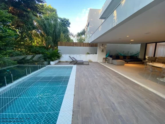 Imagem Casa em Condomínio de Alto Padrão em Alphaville I - Salvador-BA: 4 Quartos, 3 Suítes, 2 Salas, 2 Banheiros, 4 Vagas, 400m²!
