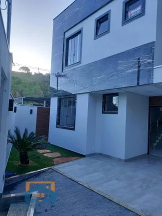 Imagem Casa Duplex de 3 quartos e 2 Vagas de garagem no Bairro Tirandetes