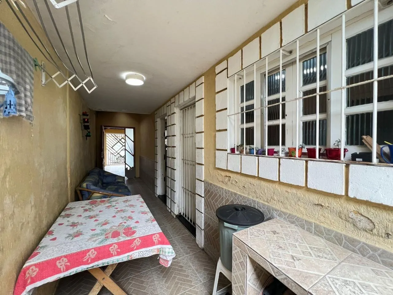 Imagem Casa para Venda em Praia Grande, Caiçara, 2 dormitórios, 1 suíte, 1 banheiro, 2 vagas
