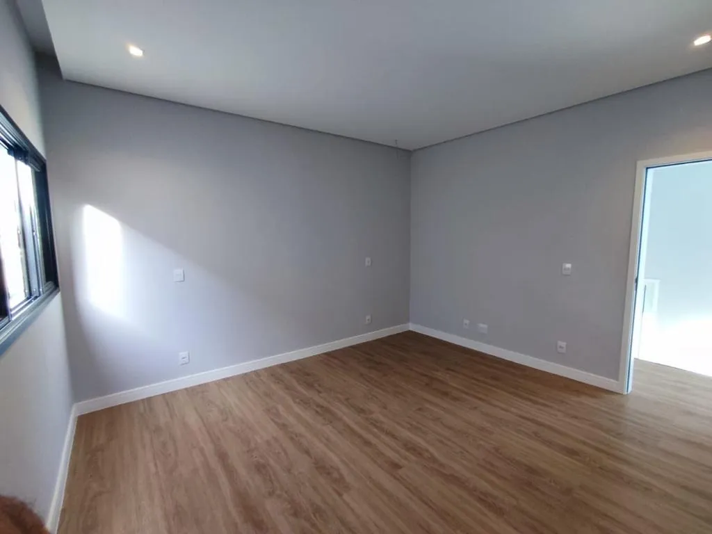 Imagem Ampla residência de 340m² localizada no Alphaville Nova Esplanada 1.