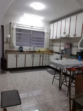 Imagem Sobrado Impecável com 3 Dormitórios e Charme Inaualável!