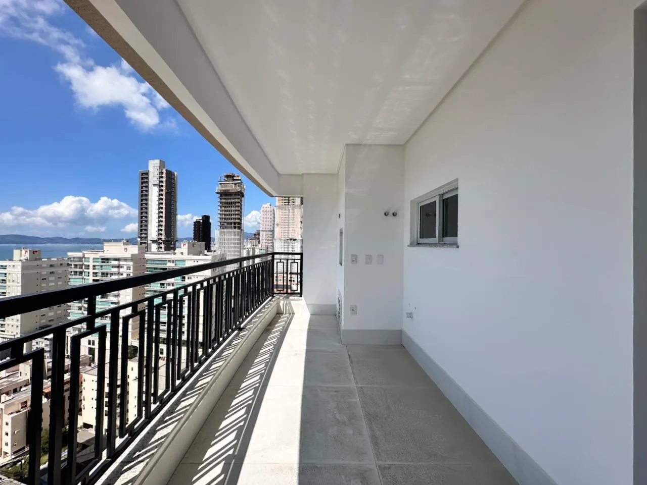Imagem Apartamento com vista para o mar à venda com 160m2 por R$ 2.850.000,00