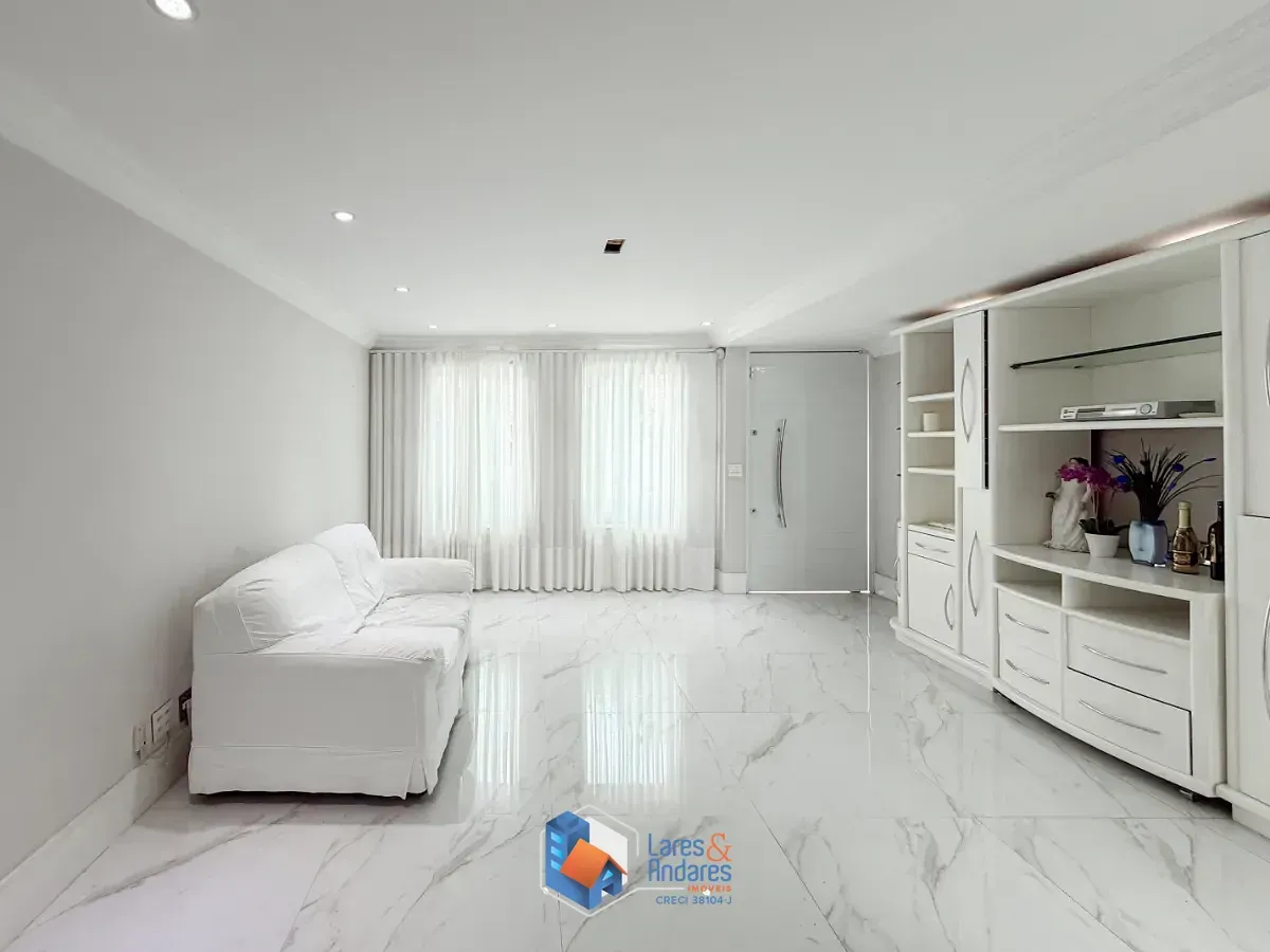 Imagem Sobrado para venda em Santana com 4 quartos, sendo 3 suítes, 230m²