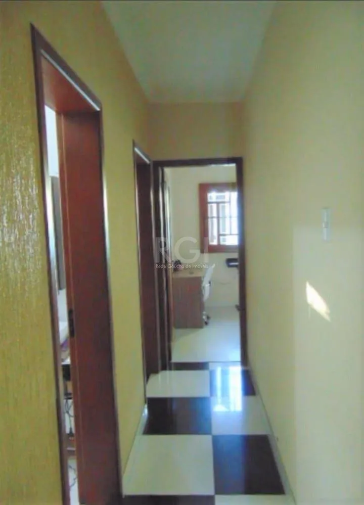 Imagem Casa para Venda - 166m², 3 dormitórios, sendo 1 suites, 4 vagas - Vila Márcia