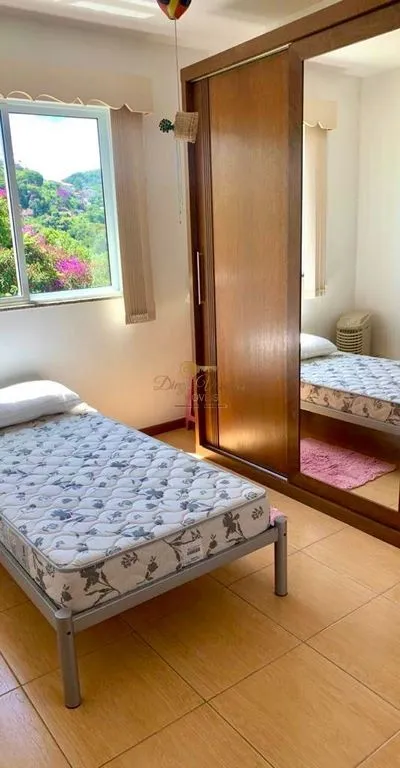 Imagem Casa em Condomínio para Venda em Teresópolis / RJ no bairro Agriões