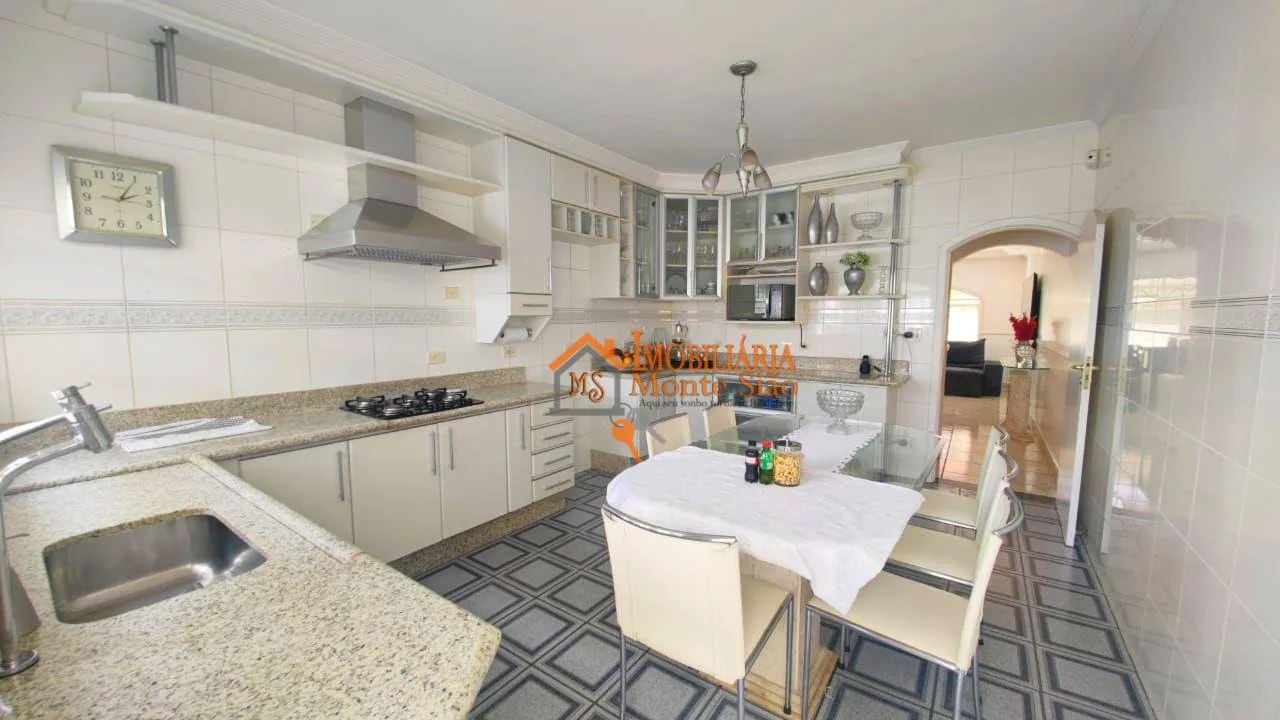 Imagem Sobrado com 3 dormitórios à venda, 307 m² por R$ 1.800.000,00 - Jardim Santa Mena - Guarulhos/SP