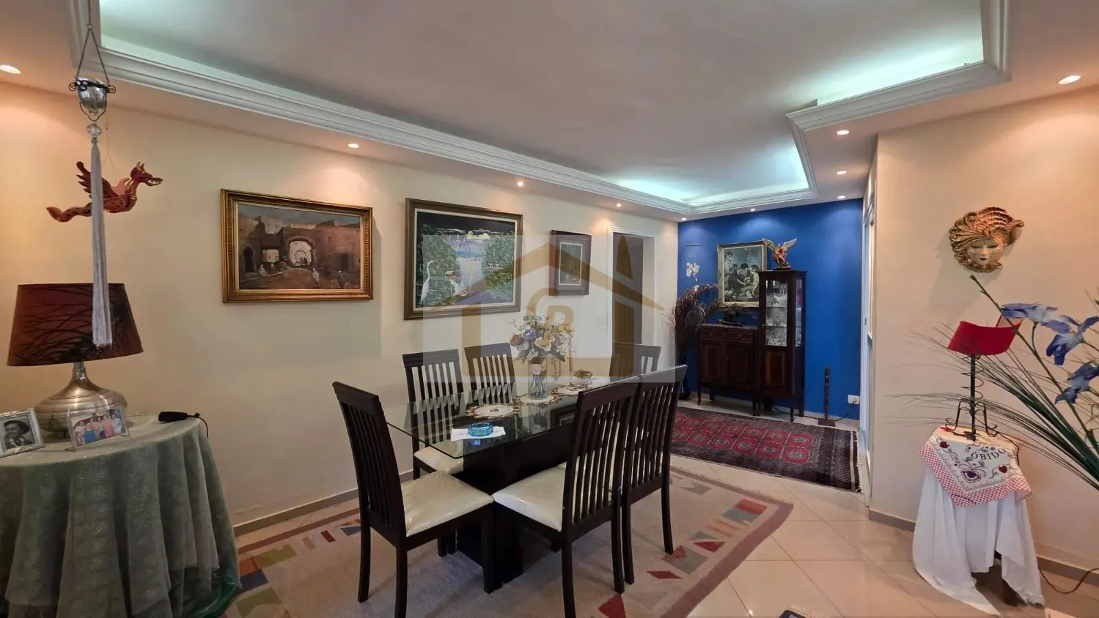 Imagem CASA TÉRREA EM CONDOMÍNIO FECHADO!!! 3 Suítes, 6 vagas *piscina
