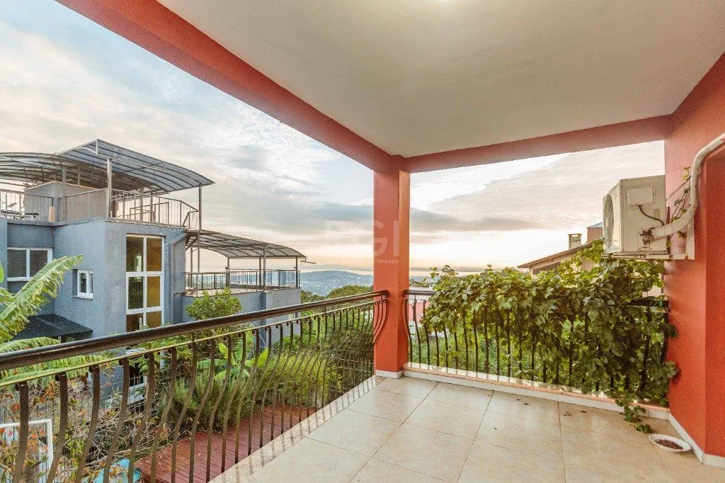 Imagem Casa de 498m², bairro Teresópolis
