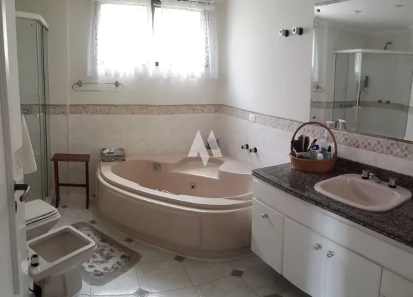 Imagem Refinado Apartamento de Alto Padrão com 211m² na Prestigiosa Vila Rica - Boqueirão, Santos