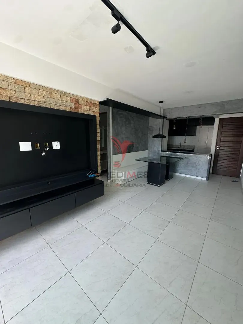 Imagem OPORTUNIDADE . Apartamento com varanda ,em Manaira, para moradia ou investimento
