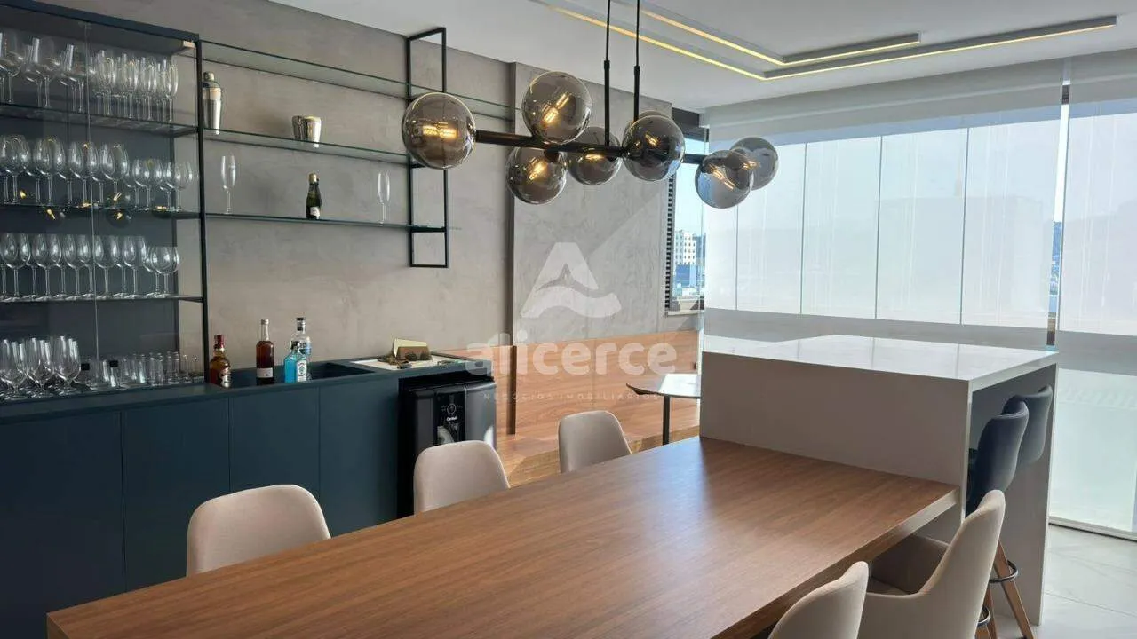 Imagem Apartamento à venda com 2 quartos 1 suíte, 81m² em Kobrasol São José