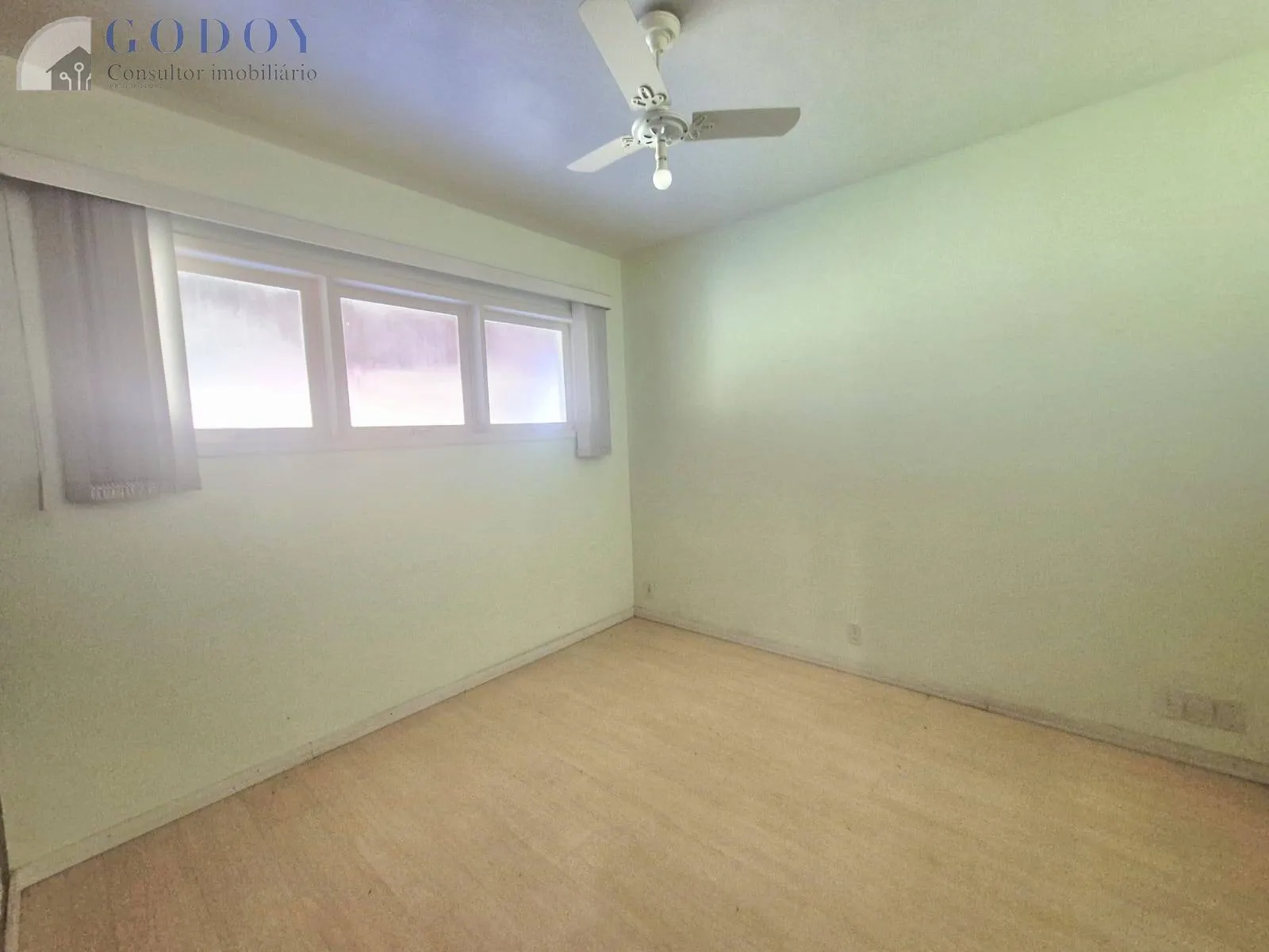 Imagem Casa à venda 3 Quartos, 3 Suites, 4 Vagas, 1086.2M², Condomínio Village Paineiras, Pindamonhangaba - SP