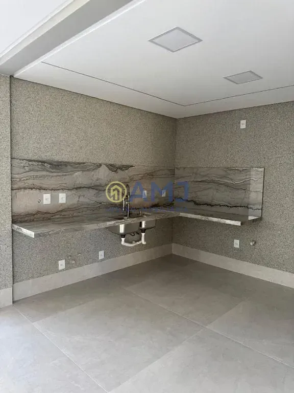 Imagem SOBRADO DE ALTO PADRÃO COM ELEVADOR PRIVATIVO, 4 SUÍTES E PISCINA AQUECIDA - PORTAL DO SOL GARDEN