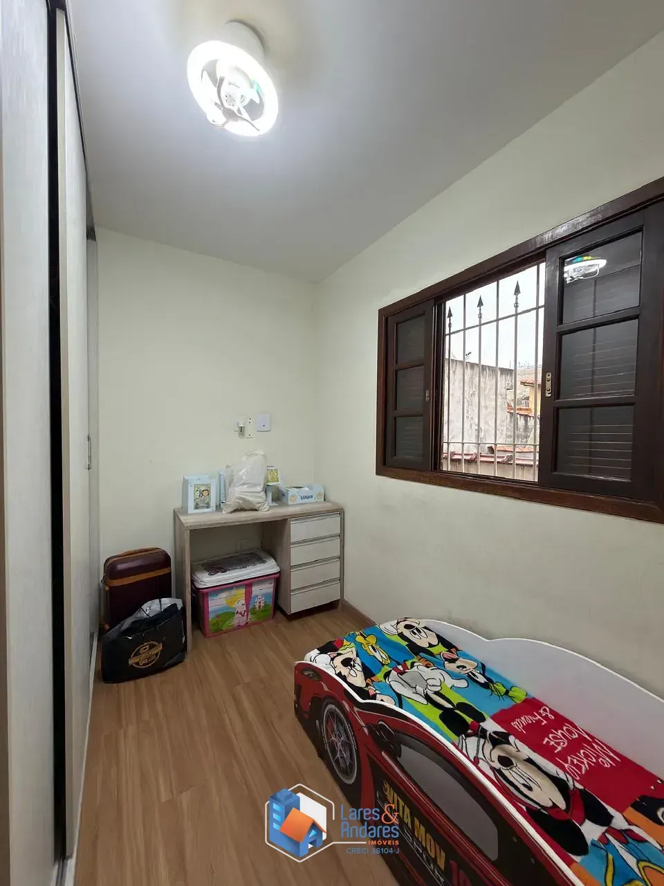 Imagem Sobrado para venda em Vila Nivi com 3 quartos, sendo 1 suíte, 100m²