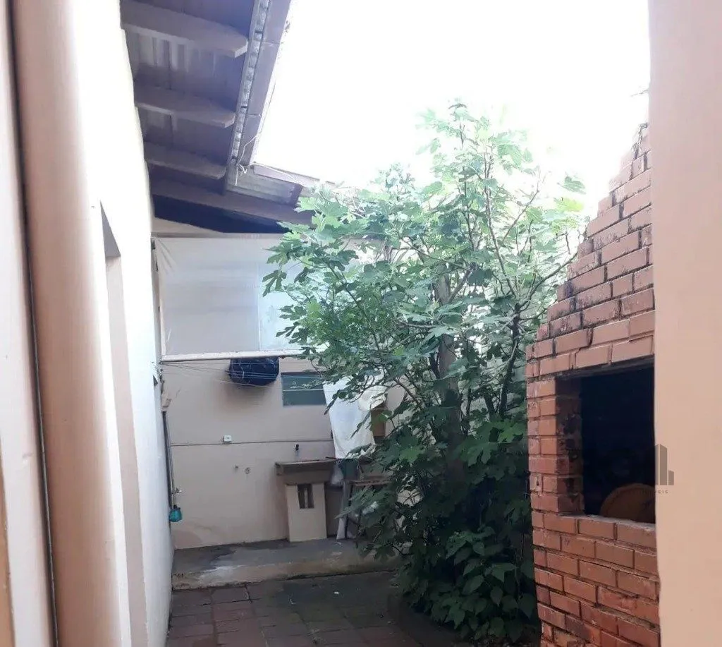Imagem Casa com 5 dormitórios no bairro Passo das Pedras - Porto Alegre