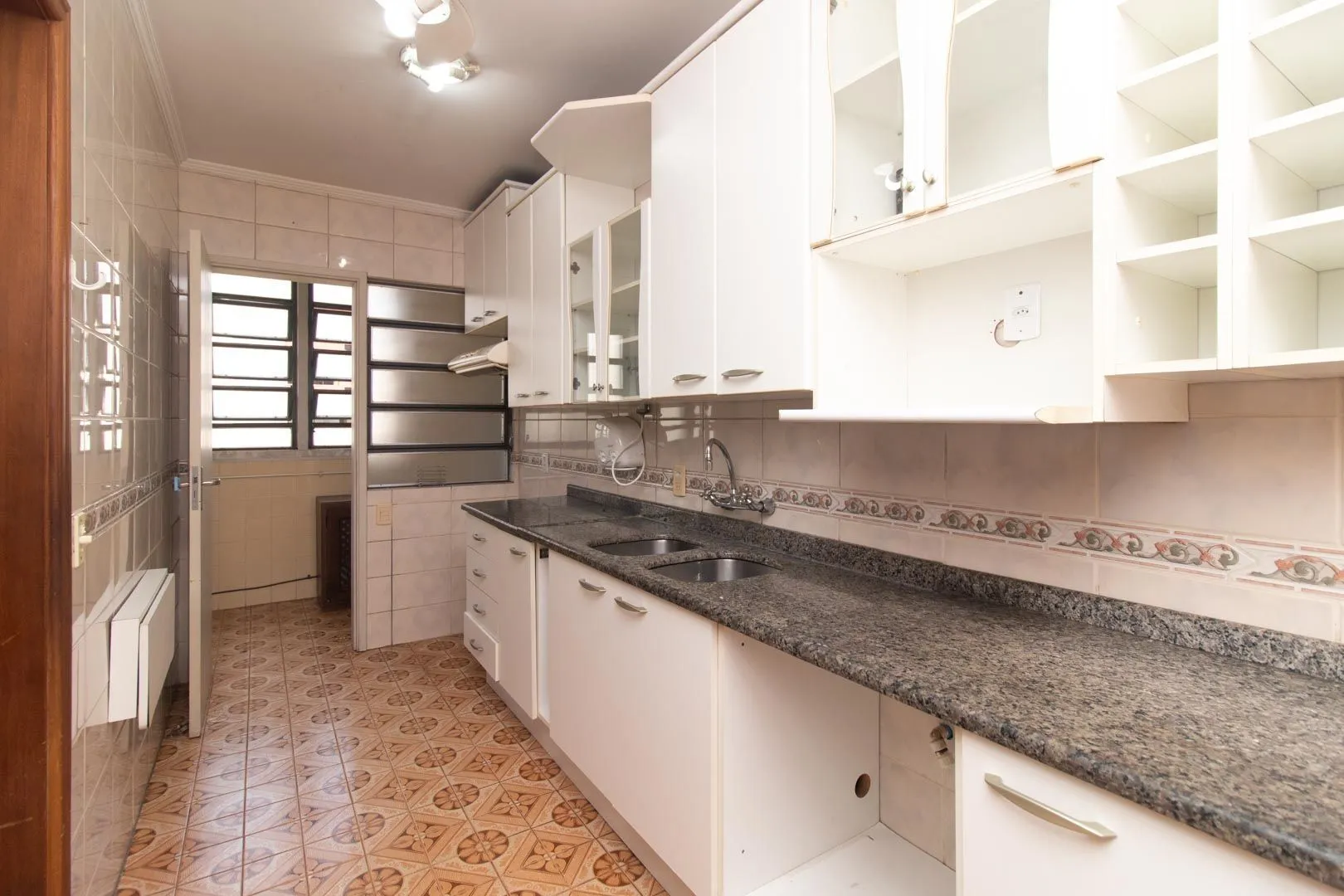 Imagem Apartamento de 03 dormitorios com suite e vaga coberta no bairro Menino Deus