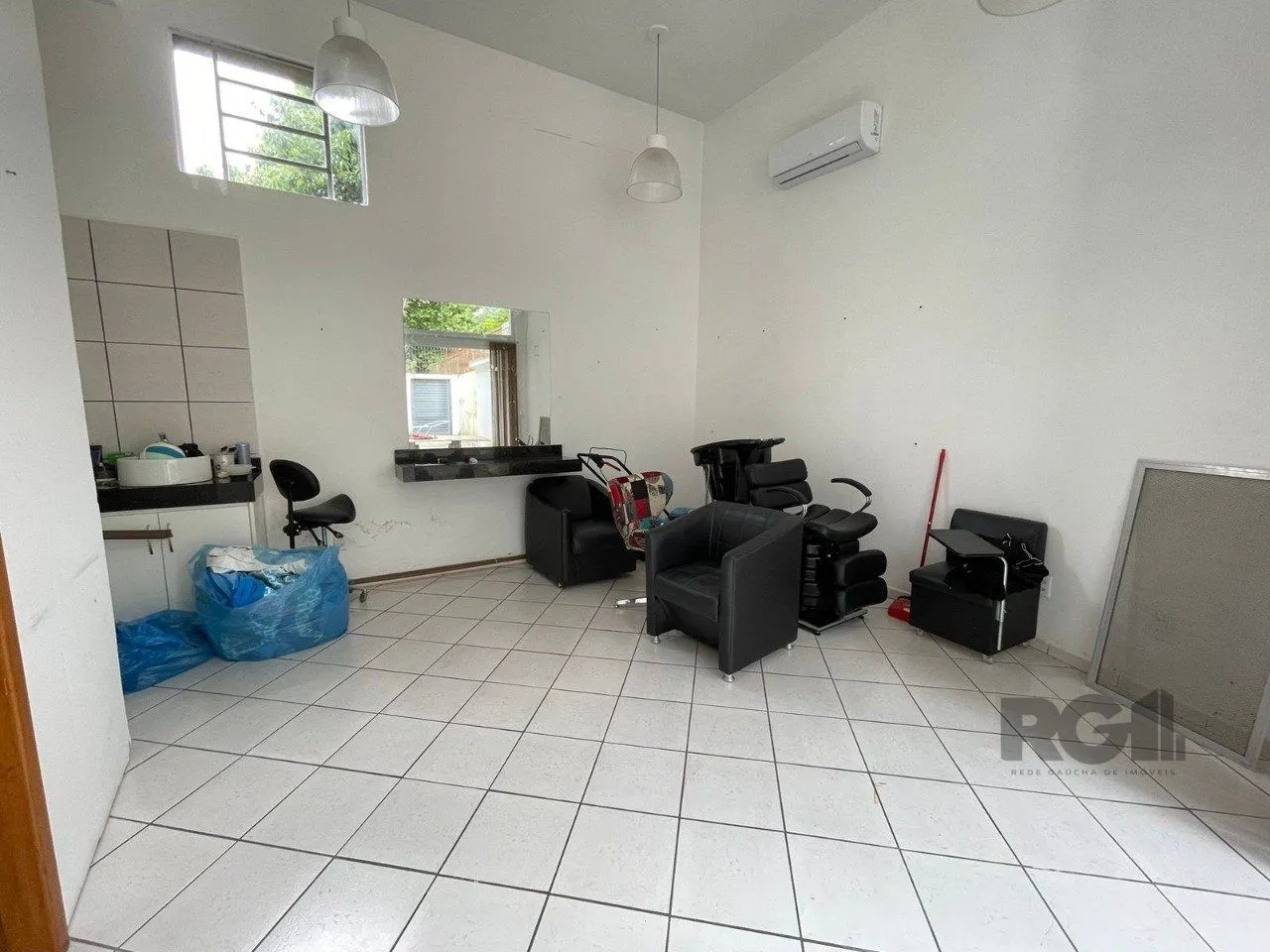 Imagem Prédio comercial 225m², com 5 lojas individuais, pé direito alto Vila Conceição.