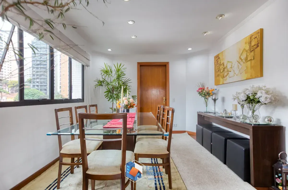 Imagem Apartamento para venda em Aclimação com 4 quartos, sendo 2 suítes, 236m²