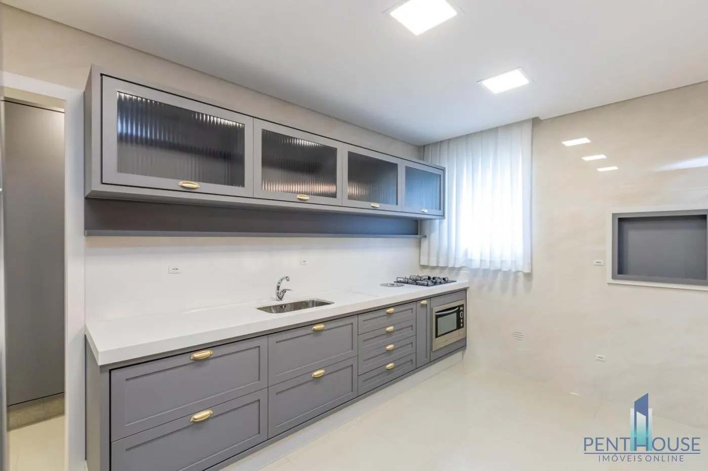 Imagem Apartamento Zona Central para Venda em Balneário Camboriú, CENTRO, 3 dormitórios, 3 suítes, 4 banheiros, 2 vagas