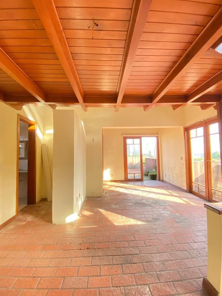 Imagem Cobertura 196m² 3 dorm. 1 Suíte + 2 vagas Petrópolis - Porto Alegre