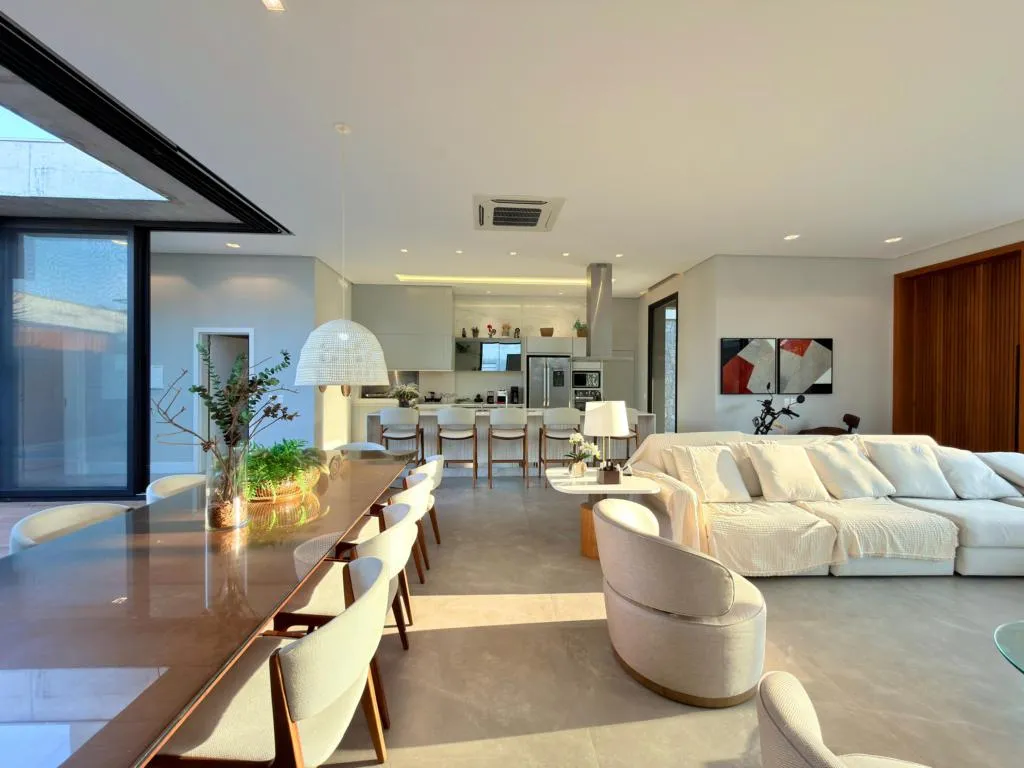 Imagem Casa em Condominio 4 Dormitórios - Bairro --