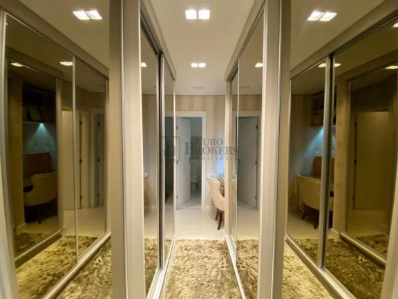 Imagem Apartamento com 3 suítes à venda no Centro de Balneário Camboriú/SC