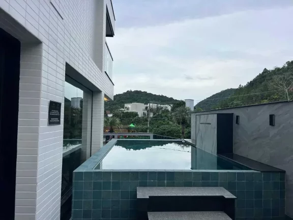 Imagem Apartamento com 2 suítes e 2 vagas de garagem na Praia Brava - Itajaí