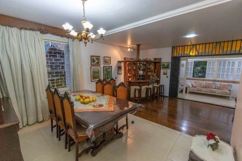 Imagem Casa para Venda - 231.72m², 4 dormitórios, sendo 1 suites, 3 vagas - Tristeza
