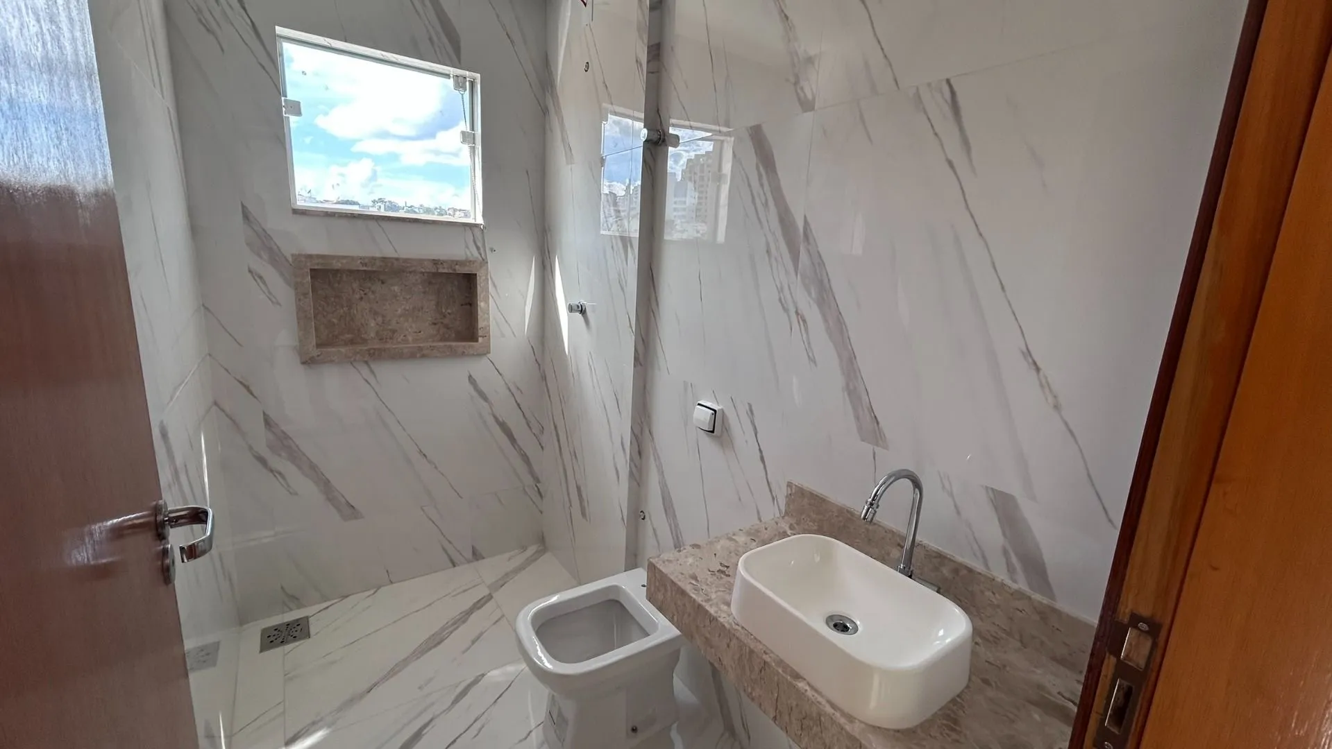 Imagem Apartamento à venda, 64 m² por R$ 300.000,00 - Antônio Caixeta - Patos de Minas/MG