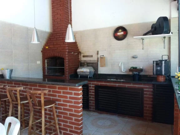 Imagem Casa com Piscina, 5 suítes, 405 m² - Venda!