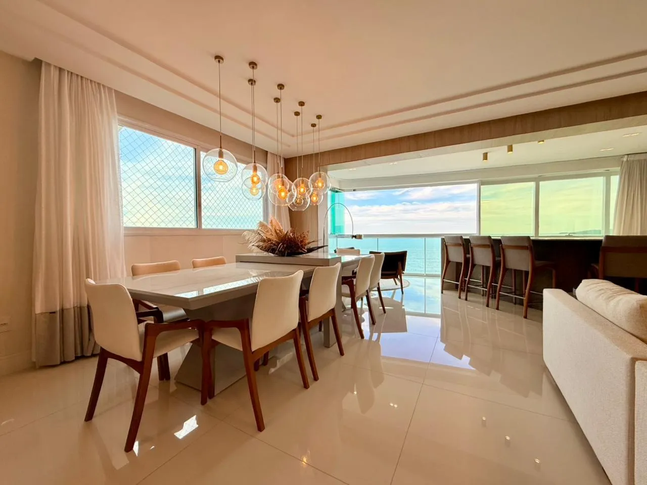 Imagem Apartamento com vista para o mar à venda com 200m2 por R$ 9.300.000,00