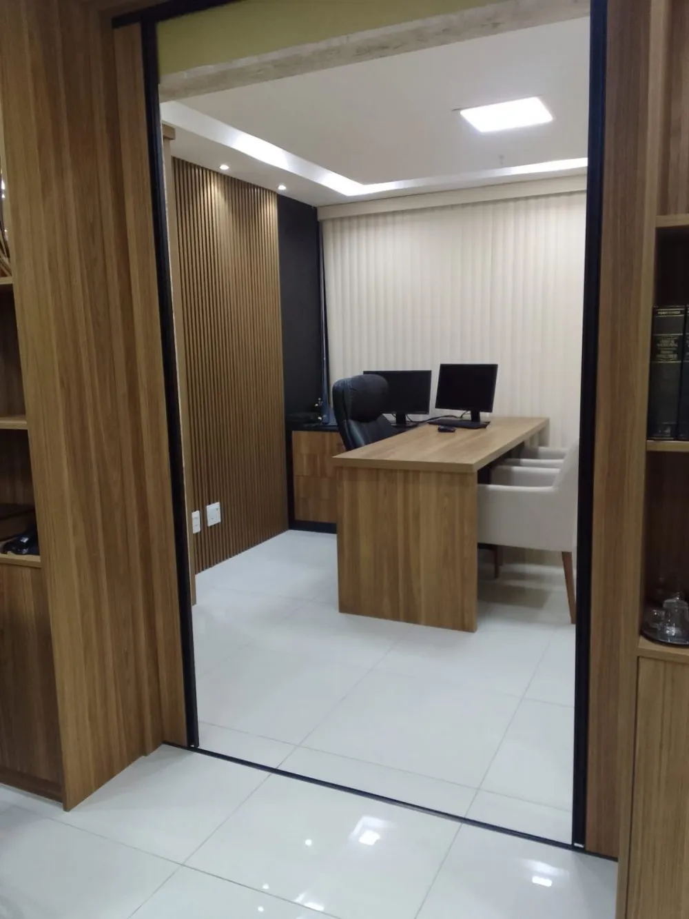 Imagem Sala Comercial a Venda no bairro Centro - Nova Iguaçu, RJ