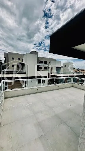 Imagem Casa para Venda em Rio das Ostras, Recreio, 2 dormitórios, 2 suítes, 4 banheiros, 2 vagas