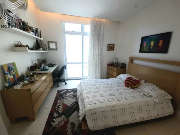 Imagem Cobertura exclusiva na Barra da Tijuca: 4 quartos, 4 suítes, 3 salas, 5 banheiros, 4 vagas - 558m² de pura sofisticação!
