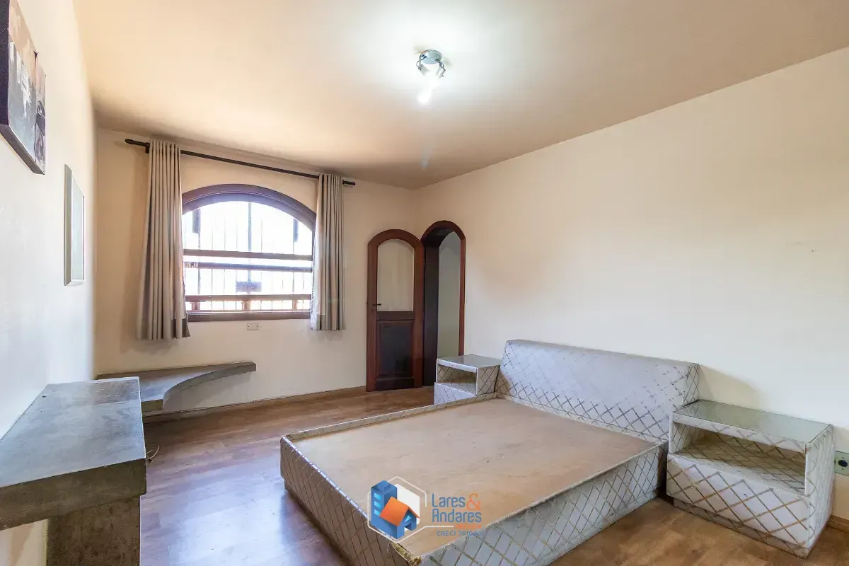Imagem Casa para venda em Campo Belo com 4 quartos, sendo 1 suíte, 329m²