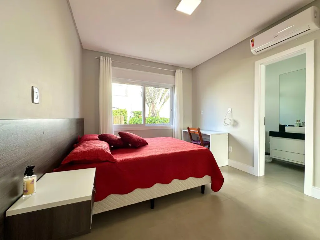 Imagem Casa em Condominio 4 Dormitórios - Bairro Atlantida Sul
