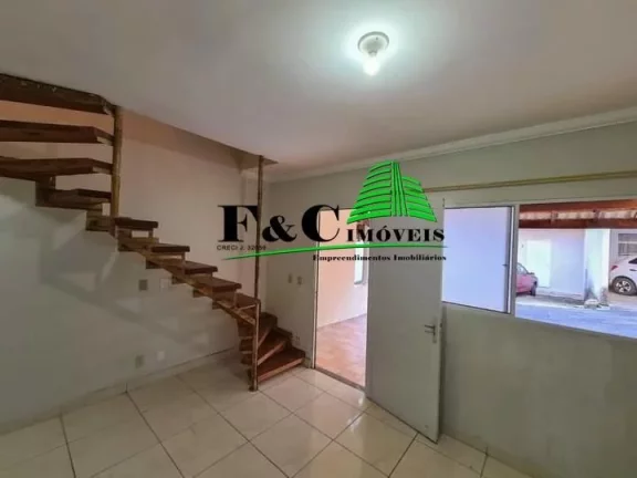 Imagem Casa / Sobrado para Venda em Pinhalzinho, --------------, 2 dormitórios, 2 banheiros, 2 vagas