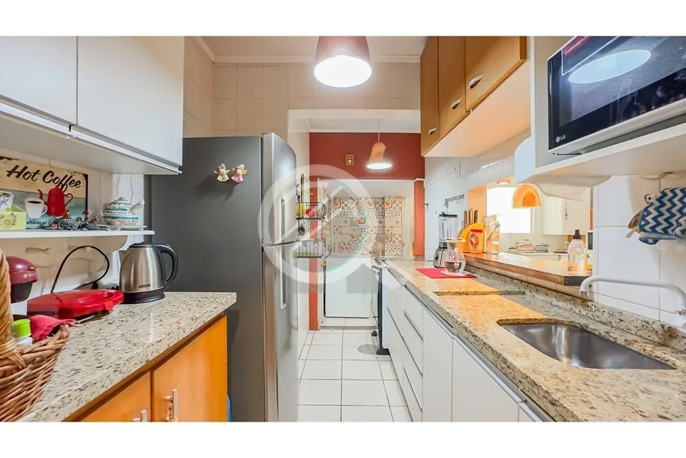 Imagem No Bairro Petrópolis, na Rua Dona Eugênia nº 964, apartamento térreo elevado com pátio, 1 dormi...
