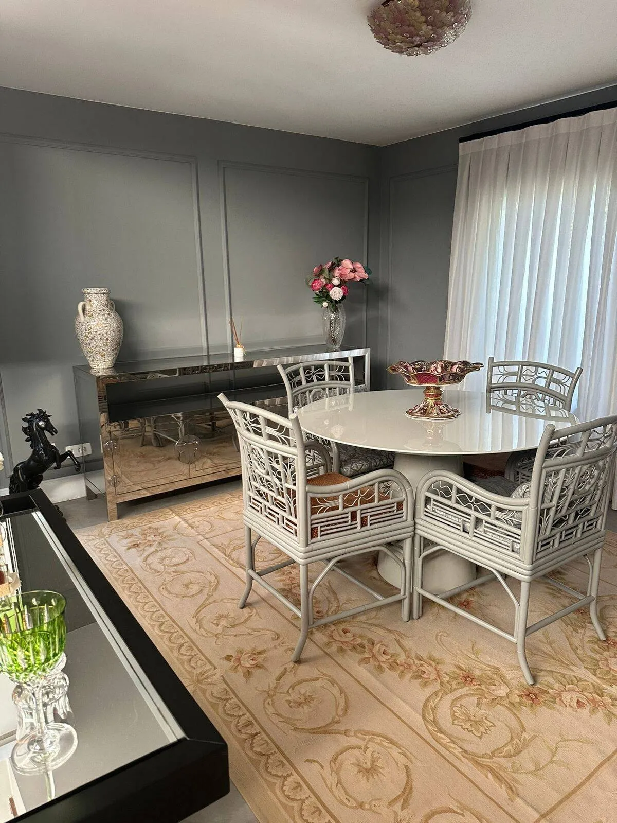 Imagem Sobrado de 403,80m² Localizado no Alphaville Residencial 2 em Barueri/SP!