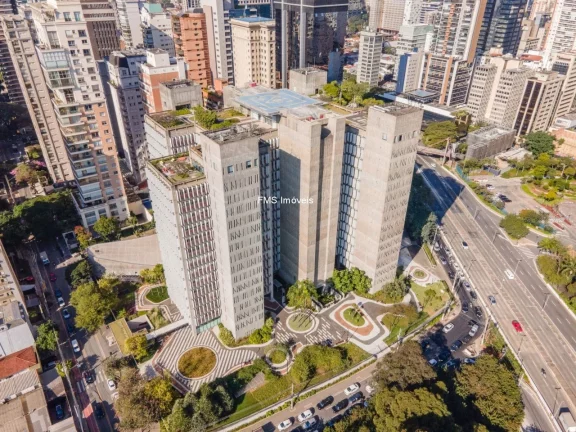 Imagem Conjunto comercial com 941m² na Av. Pres. Juscelino Kubitschek